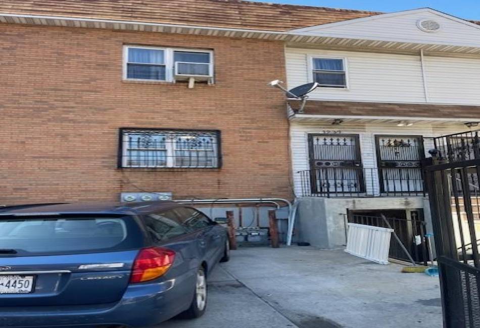 1939 Monterey Avenue, Bronx, New York 10457, 8 Bedrooms Bedrooms, ,3 BathroomsBathrooms,Residential,For Sale,Monterey,490278