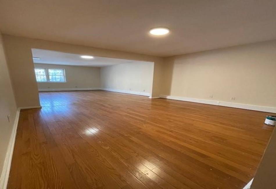 1939 Monterey Avenue, Bronx, New York 10457, 8 Bedrooms Bedrooms, ,3 BathroomsBathrooms,Residential,For Sale,Monterey,490278