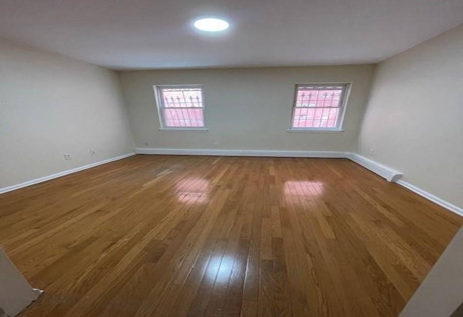 1939 Monterey Avenue, Bronx, New York 10457, 8 Bedrooms Bedrooms, ,3 BathroomsBathrooms,Residential,For Sale,Monterey,490278