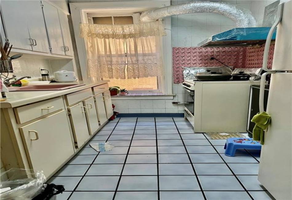 4313 9th Avenue, Brooklyn, New York 11232, 2 Bedrooms Bedrooms, ,1 BathroomBathrooms,Residential,For Sale,9th,490286