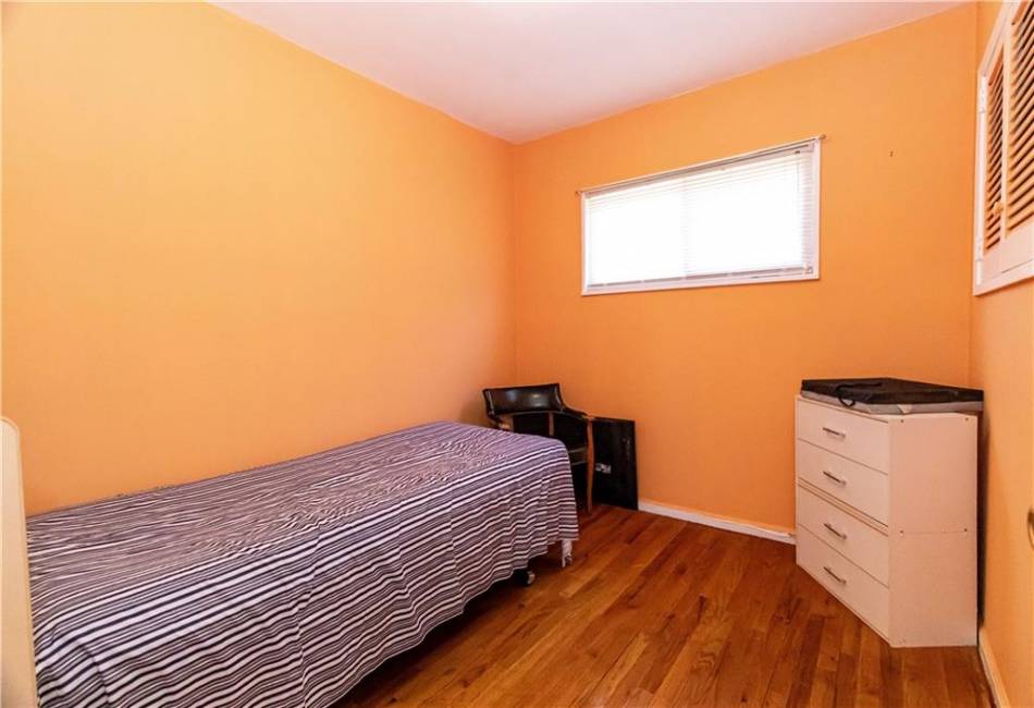 1260 100th Street, Brooklyn, New York 11236, 3 Bedrooms Bedrooms, ,2 BathroomsBathrooms,Residential,For Sale,100th,490288