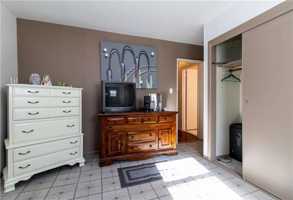 1260 100th Street, Brooklyn, New York 11236, 3 Bedrooms Bedrooms, ,2 BathroomsBathrooms,Residential,For Sale,100th,490288