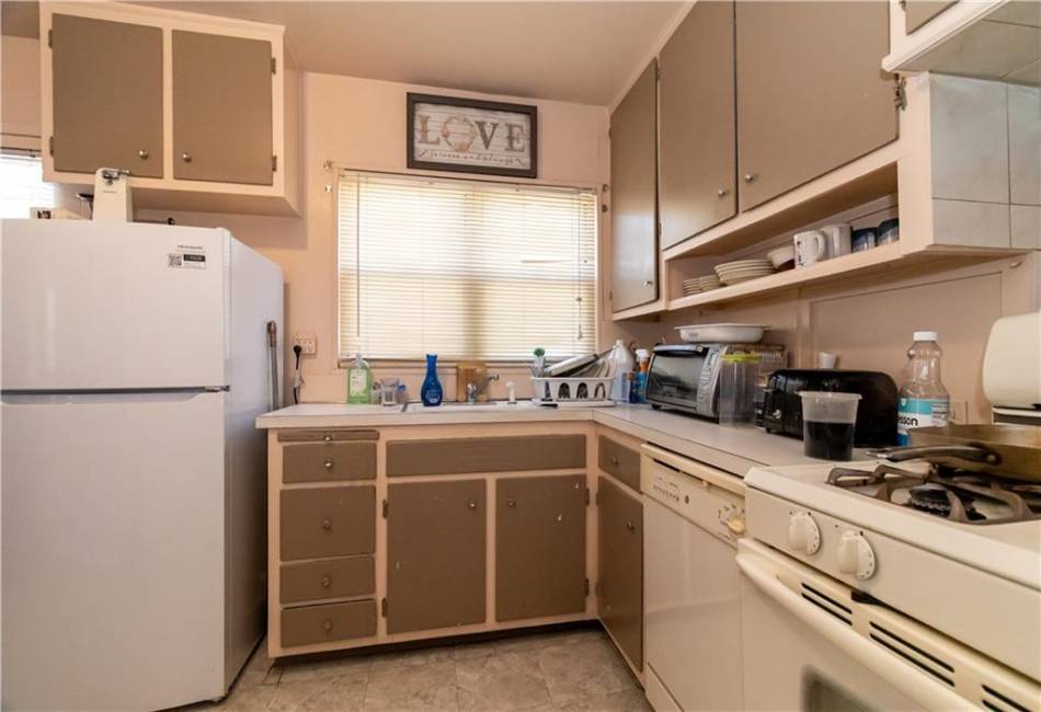 1260 100th Street, Brooklyn, New York 11236, 3 Bedrooms Bedrooms, ,2 BathroomsBathrooms,Residential,For Sale,100th,490288