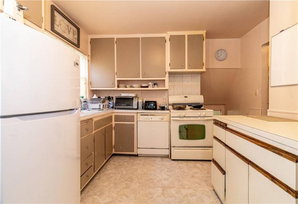 1260 100th Street, Brooklyn, New York 11236, 3 Bedrooms Bedrooms, ,2 BathroomsBathrooms,Residential,For Sale,100th,490288