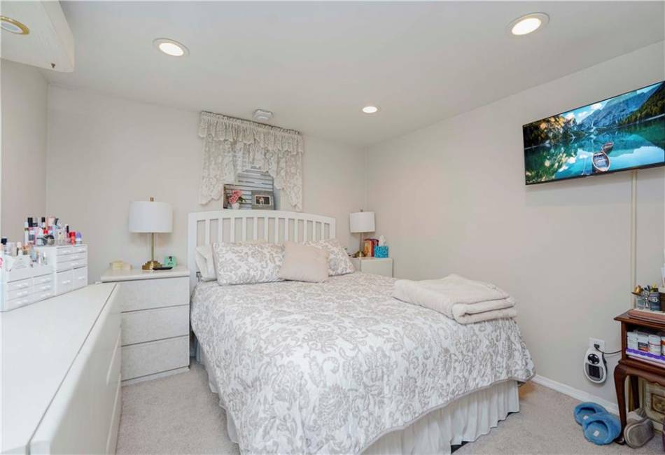 651 Rathbun Avenue, Staten Island, New York 10312, 3 Bedrooms Bedrooms, ,3 BathroomsBathrooms,Residential,For Sale,Rathbun,490290