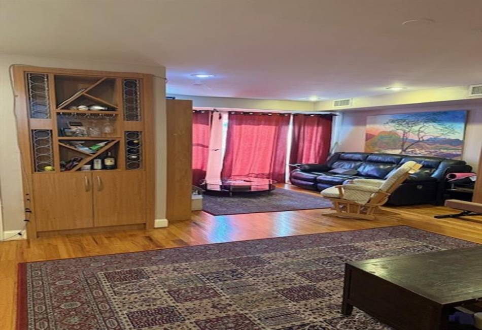 983 12th Street, Brooklyn, New York 11230, 3 Bedrooms Bedrooms, ,3 BathroomsBathrooms,Residential,For Sale,12th,490292