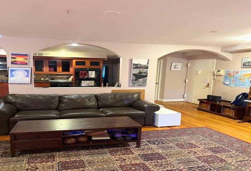 983 12th Street, Brooklyn, New York 11230, 3 Bedrooms Bedrooms, ,3 BathroomsBathrooms,Residential,For Sale,12th,490292