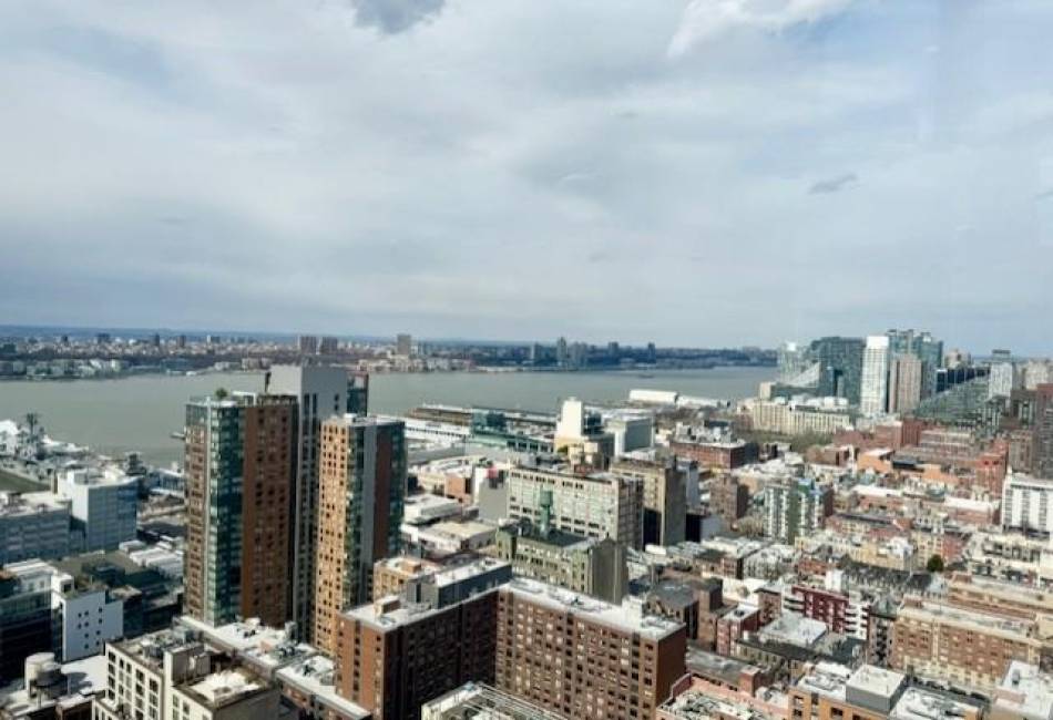 500 43rd Street, Manhattan, New York 10036, 1 Bedroom Bedrooms, ,1 BathroomBathrooms,Residential,For Sale,43rd,490299