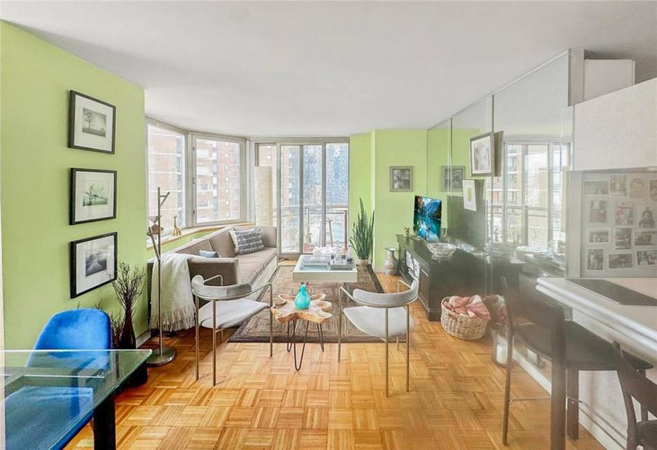 500 43rd Street, Manhattan, New York 10036, 1 Bedroom Bedrooms, ,1 BathroomBathrooms,Residential,For Sale,43rd,490299