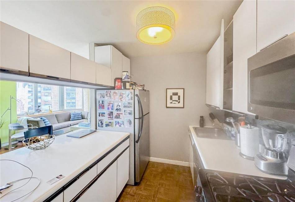 500 43rd Street, Manhattan, New York 10036, 1 Bedroom Bedrooms, ,1 BathroomBathrooms,Residential,For Sale,43rd,490299