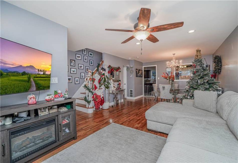341 Hillman Avenue, Staten Island, New York 10314, 3 Bedrooms Bedrooms, ,2 BathroomsBathrooms,Residential,For Sale,Hillman,490308