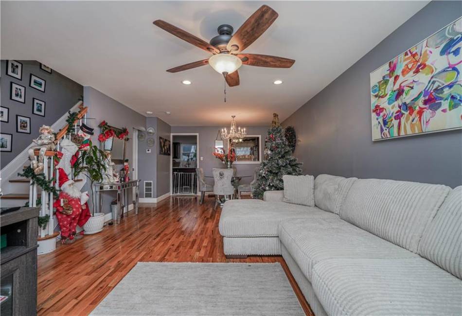 341 Hillman Avenue, Staten Island, New York 10314, 3 Bedrooms Bedrooms, ,2 BathroomsBathrooms,Residential,For Sale,Hillman,490308