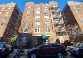 40 Tehama Street, Brooklyn, New York 11218, 2 Bedrooms Bedrooms, ,1 BathroomBathrooms,Residential,For Sale,Tehama,490309