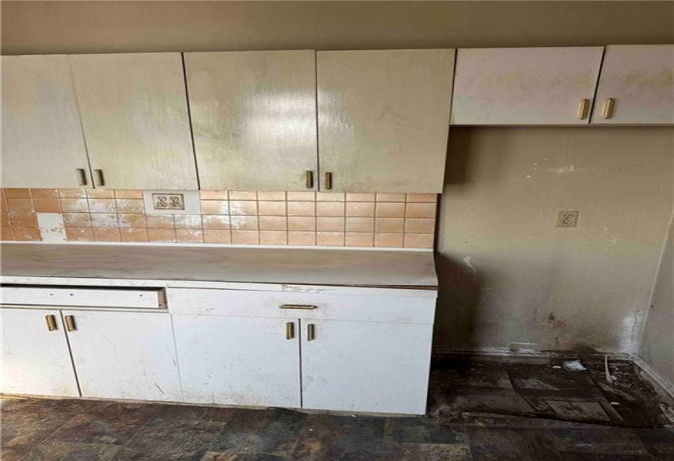 40 Tehama Street, Brooklyn, New York 11218, 2 Bedrooms Bedrooms, ,1 BathroomBathrooms,Residential,For Sale,Tehama,490309