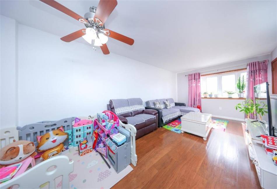 285 Bartlett Avenue, Staten Island, New York 10312, 2 Bedrooms Bedrooms, ,2 BathroomsBathrooms,Residential,For Sale,Bartlett,490314