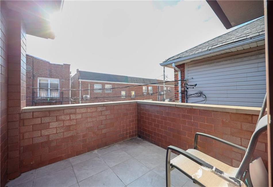11 Brighton 10th Path, Brooklyn, New York 11235, 8 Bedrooms Bedrooms, ,5 BathroomsBathrooms,Residential,For Sale,Brighton 10th,490316