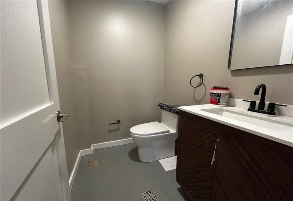1230 Bay Street, New York, New York 10305, ,Mixed Use,For Sale,Bay,490317