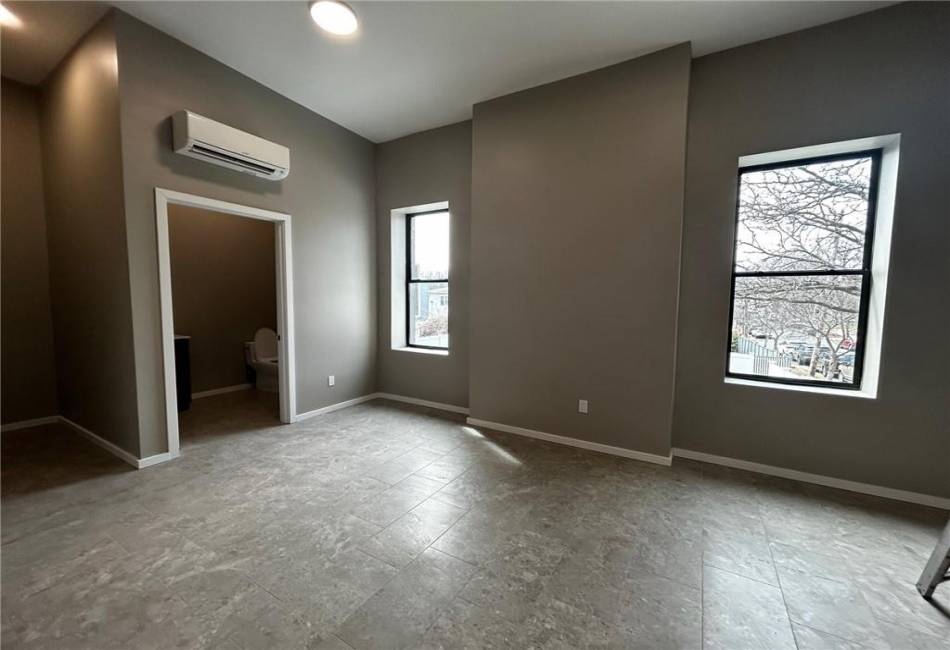 1230 Bay Street, New York, New York 10305, ,Mixed Use,For Sale,Bay,490317