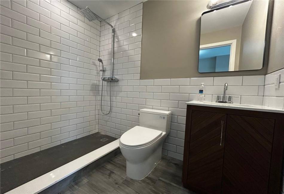 1230 Bay Street, New York, New York 10305, ,Mixed Use,For Sale,Bay,490317