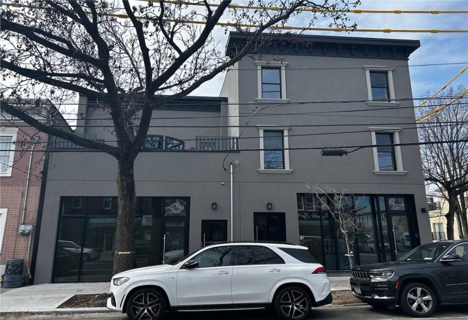 1230 Bay Street, New York, New York 10305, ,Mixed Use,For Sale,Bay,490317
