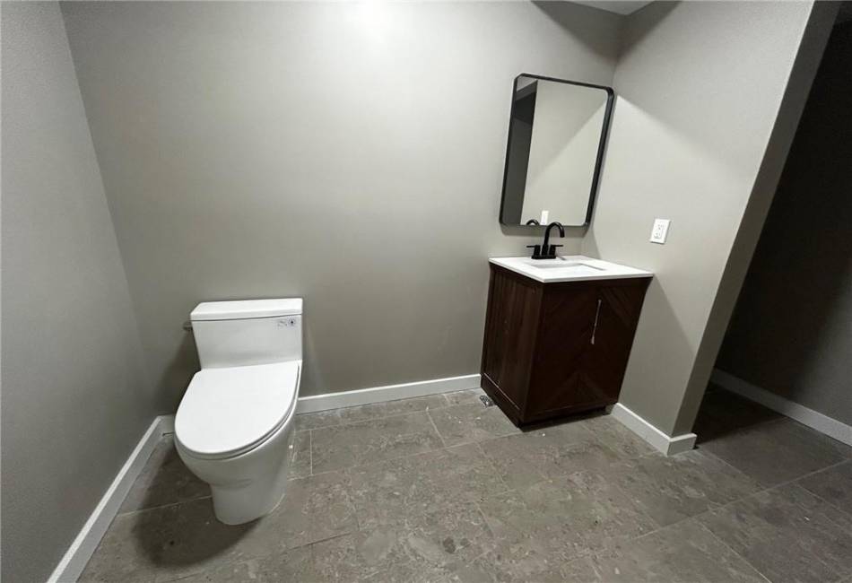 1230 Bay Street, New York, New York 10305, ,Mixed Use,For Sale,Bay,490317