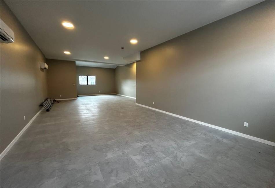 1230 Bay Street, New York, New York 10305, ,Mixed Use,For Sale,Bay,490317