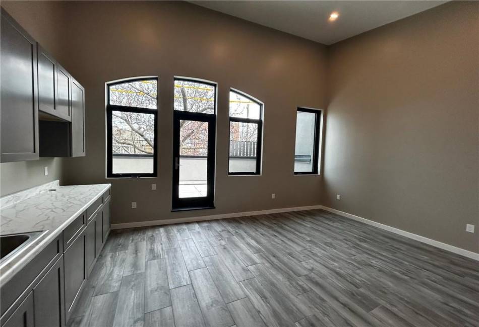 1230 Bay Street, New York, New York 10305, ,Mixed Use,For Sale,Bay,490317