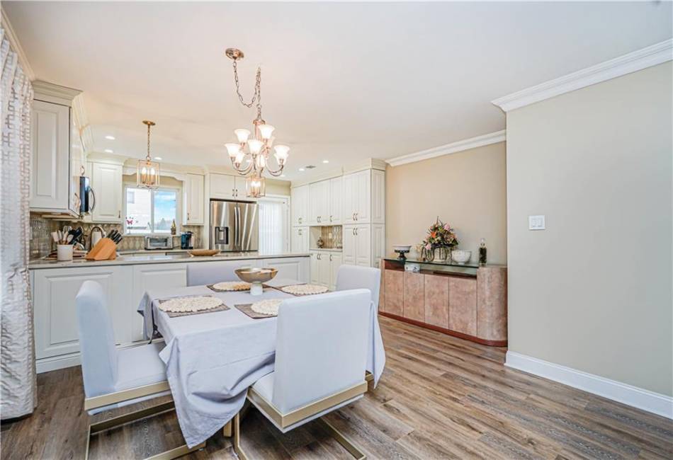 276 Lander Avenue, Staten Island, New York 10314, 3 Bedrooms Bedrooms, ,3 BathroomsBathrooms,Residential,For Sale,Lander,490328
