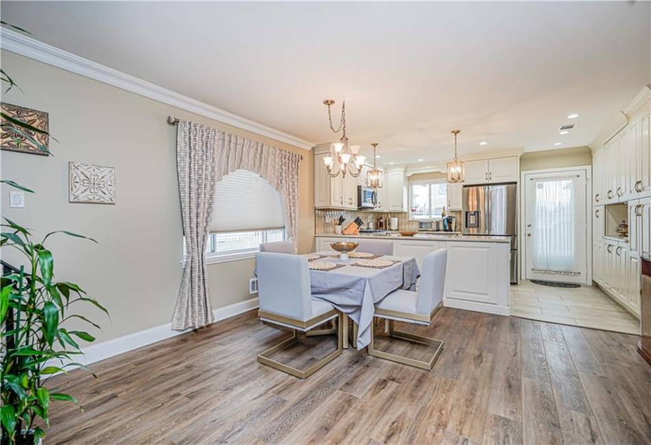 276 Lander Avenue, Staten Island, New York 10314, 3 Bedrooms Bedrooms, ,3 BathroomsBathrooms,Residential,For Sale,Lander,490328