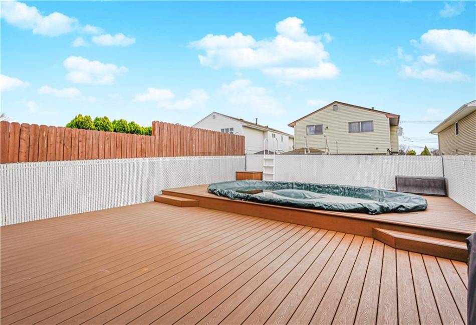 276 Lander Avenue, Staten Island, New York 10314, 3 Bedrooms Bedrooms, ,3 BathroomsBathrooms,Residential,For Sale,Lander,490328