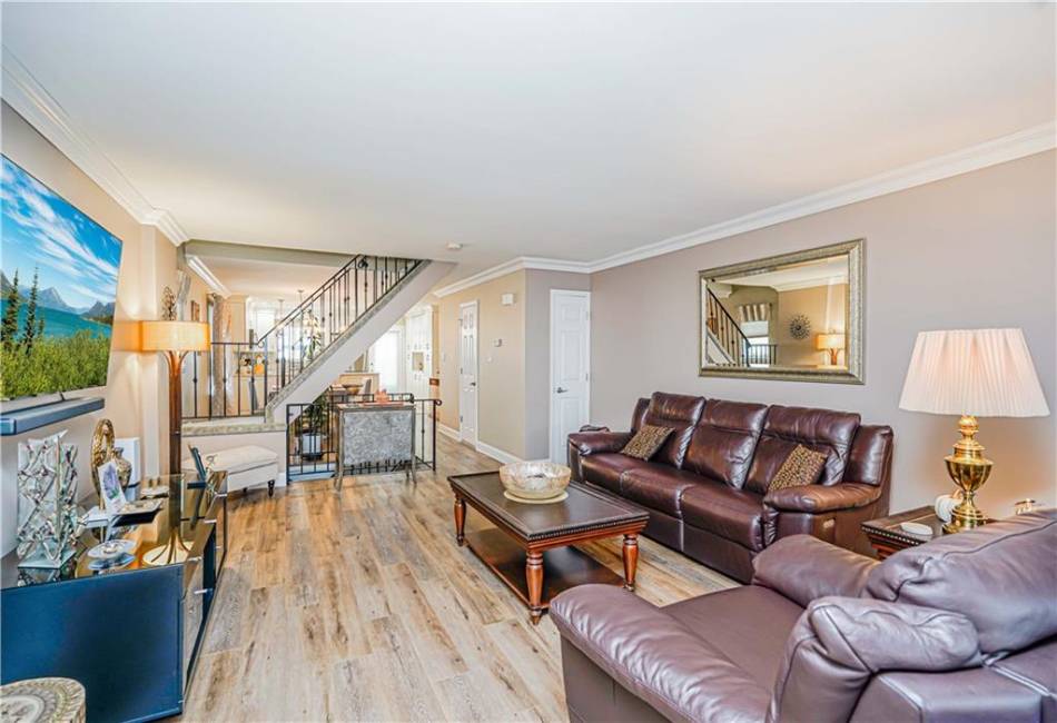 276 Lander Avenue, Staten Island, New York 10314, 3 Bedrooms Bedrooms, ,3 BathroomsBathrooms,Residential,For Sale,Lander,490328