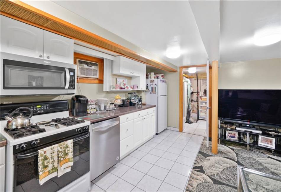 2111 70th Street, Brooklyn, New York 11204, 4 Bedrooms Bedrooms, ,Residential,For Sale,70th,490335