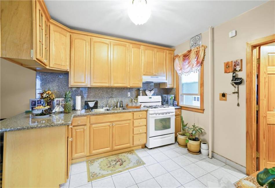 2111 70th Street, Brooklyn, New York 11204, 4 Bedrooms Bedrooms, ,Residential,For Sale,70th,490335