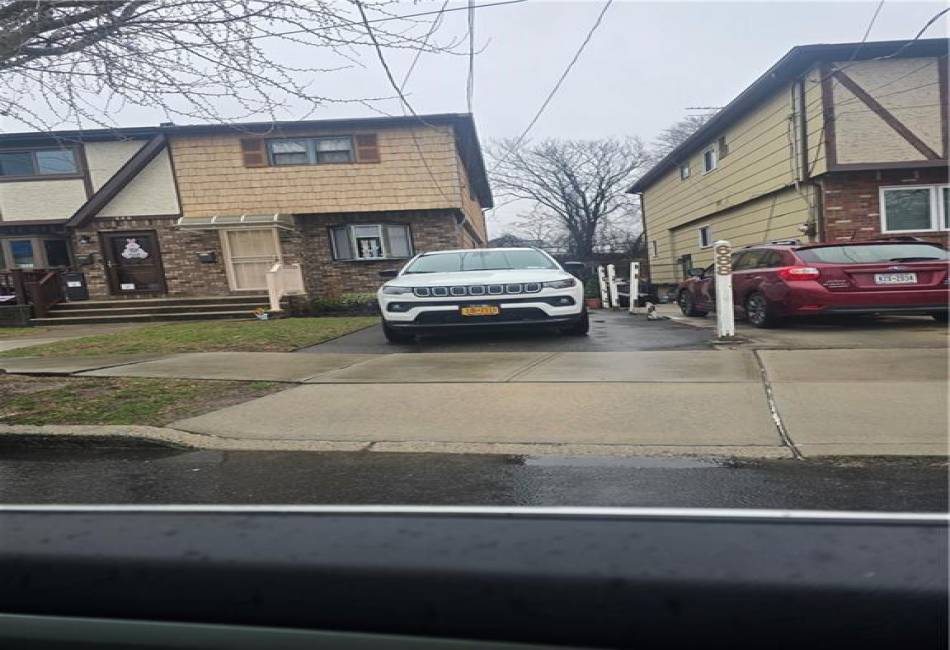 688 Railroad Avenue, Staten Island, New York 10304, 3 Bedrooms Bedrooms, ,2 BathroomsBathrooms,Residential,For Sale,Railroad,490340