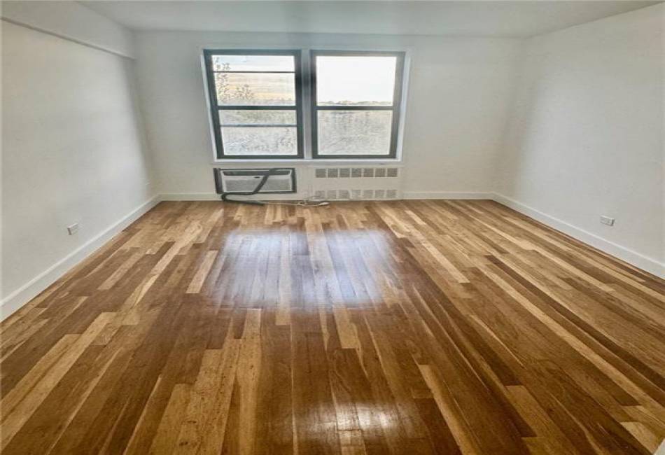 2800 Coyle Street, Sheepshead Bay, New York 11235, 2 Bedrooms Bedrooms, ,1.5 BathroomsBathrooms,Residential,For Sale,Coyle,490347