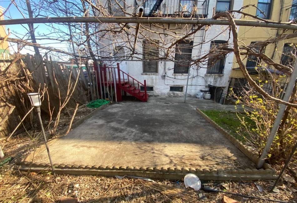 324 91st Street, Brooklyn, New York 11209, 11 Bedrooms Bedrooms, ,6 BathroomsBathrooms,Residential,For Sale,91st,490356