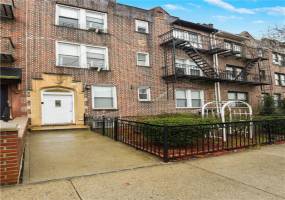 9019 Fort Hamilton Parkway, Brooklyn, New York 11209, 9 Bedrooms Bedrooms, ,Residential,For Sale,Fort Hamilton,490361