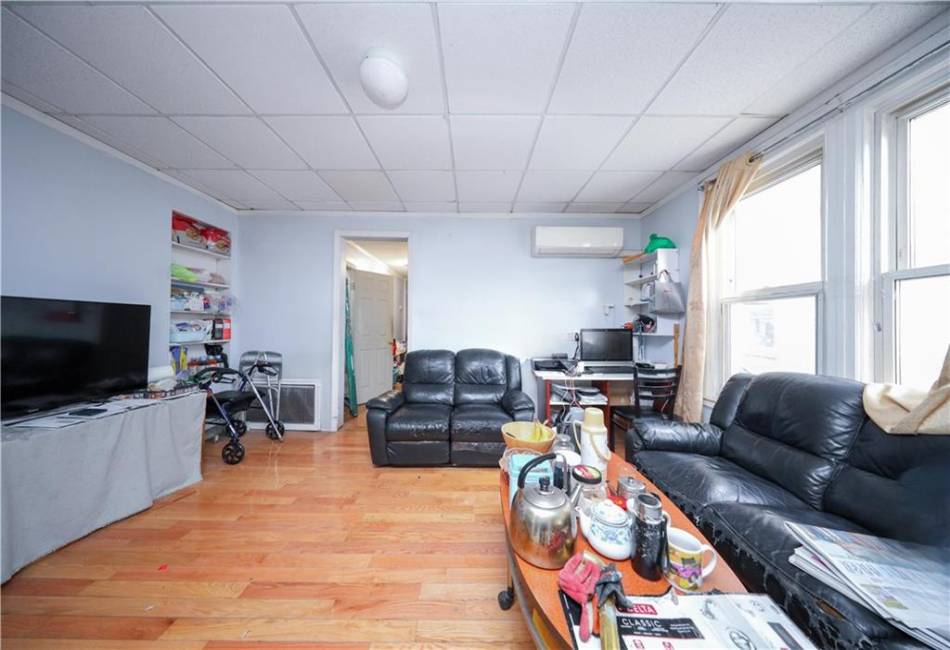 1718 11th Street, Brooklyn, New York 11223, 9 Bedrooms Bedrooms, ,3 BathroomsBathrooms,Residential,For Sale,11th,490360