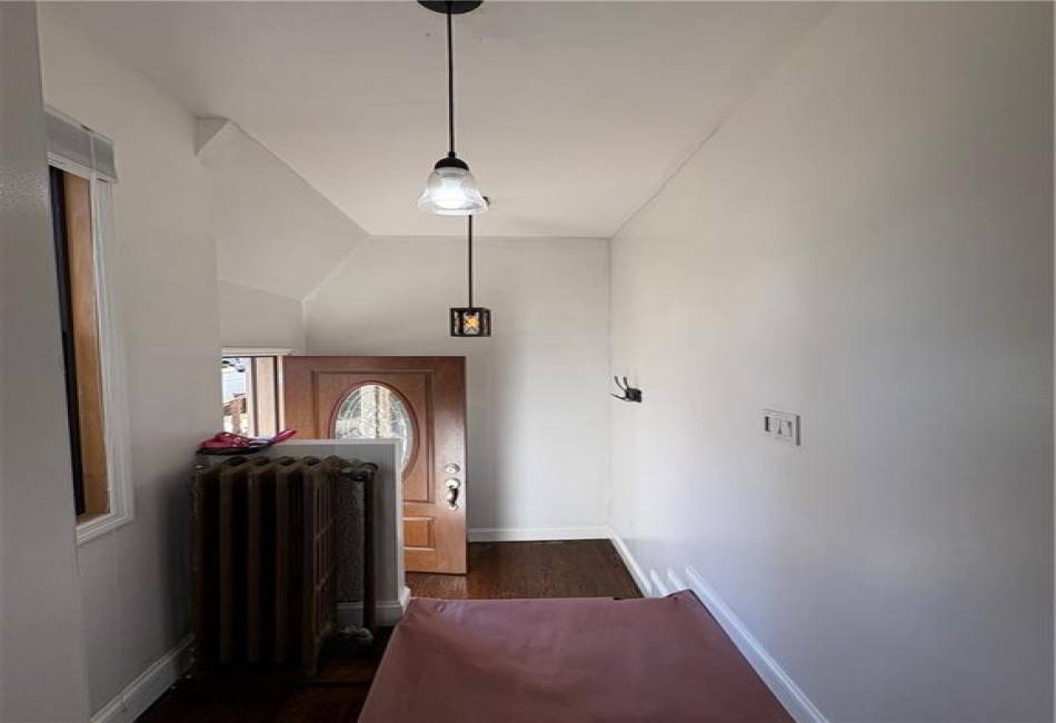 246 Dubois Avenue, Staten Island, New York 10310, 3 Bedrooms Bedrooms, ,2 BathroomsBathrooms,Residential,For Sale,Dubois,490368