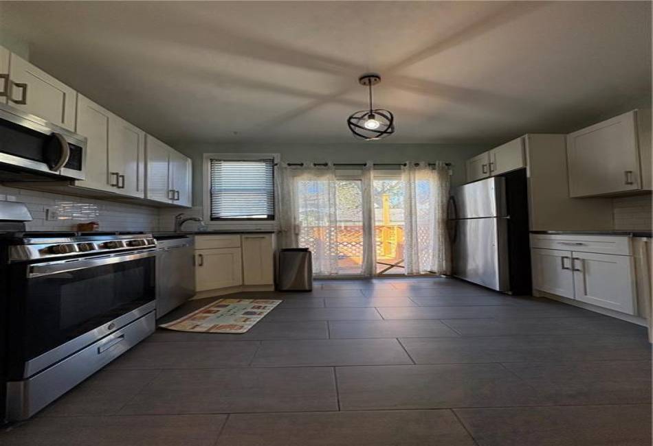 246 Dubois Avenue, Staten Island, New York 10310, 3 Bedrooms Bedrooms, ,2 BathroomsBathrooms,Residential,For Sale,Dubois,490368