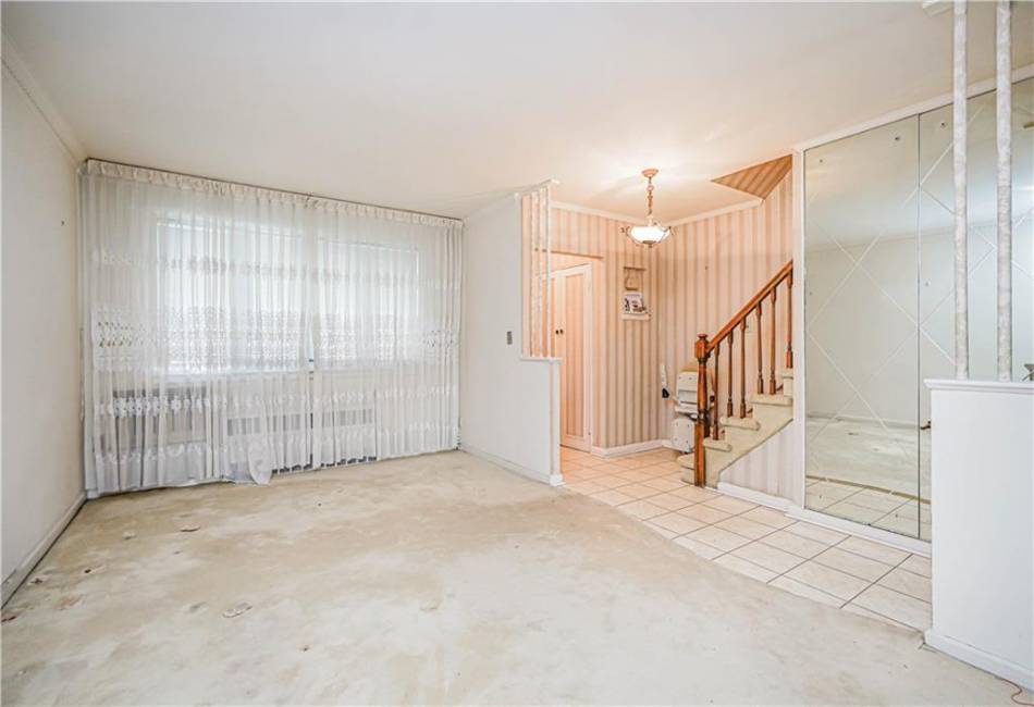 2509 29th Street, Brooklyn, New York 11235, 3 Bedrooms Bedrooms, ,3 BathroomsBathrooms,Residential,For Sale,29th,490370