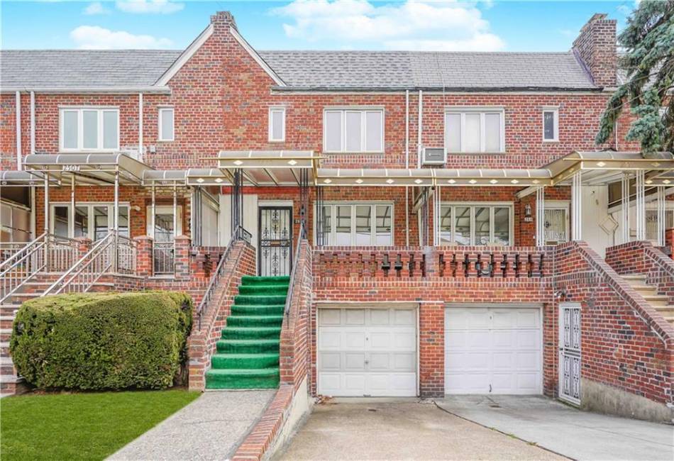 2509 29th Street, Brooklyn, New York 11235, 3 Bedrooms Bedrooms, ,3 BathroomsBathrooms,Residential,For Sale,29th,490370