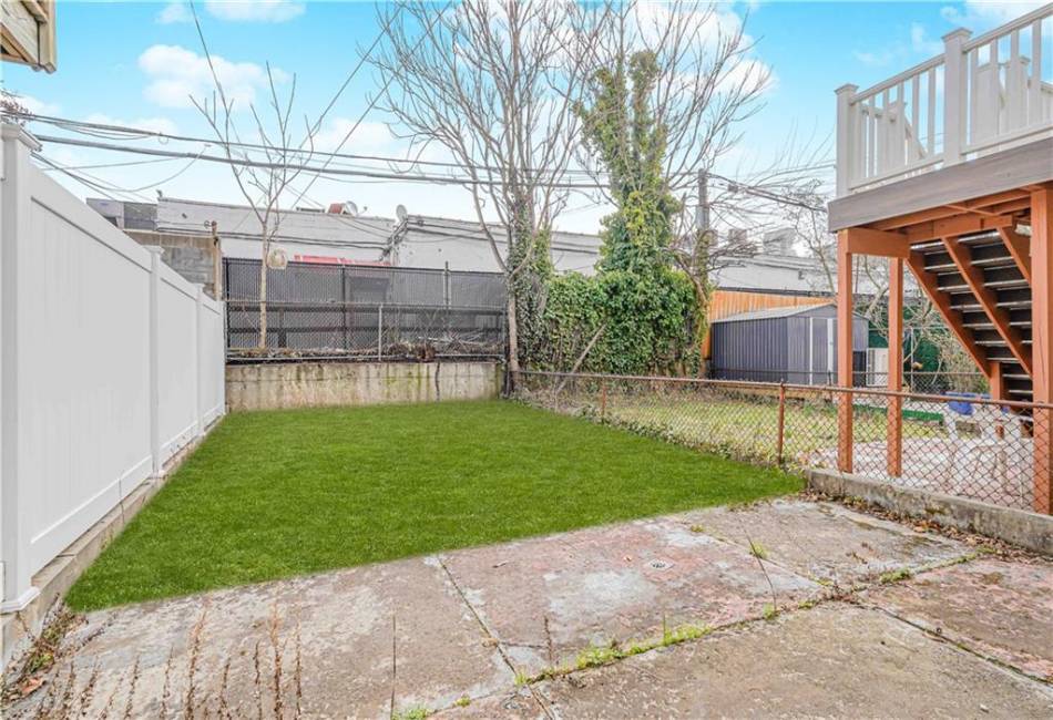 2509 29th Street, Brooklyn, New York 11235, 3 Bedrooms Bedrooms, ,3 BathroomsBathrooms,Residential,For Sale,29th,490370