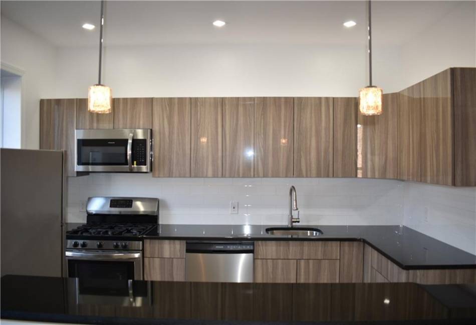 427 Fenimore Street, Brooklyn, New York 11225, 2 Bedrooms Bedrooms, ,1 BathroomBathrooms,Rental,For Sale,Fenimore,490388