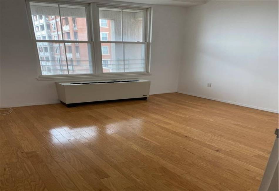 55 Oceana Drive, Brooklyn, New York 11235, 2 Bedrooms Bedrooms, ,3 BathroomsBathrooms,Residential,For Sale,Oceana,490390