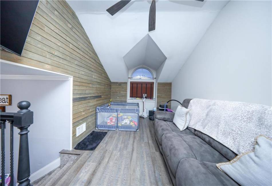 78 Darnell Lane, Staten Island, New York 10309, 4 Bedrooms Bedrooms, ,Residential,For Sale,Darnell,490391