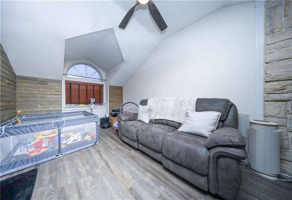 78 Darnell Lane, Staten Island, New York 10309, 4 Bedrooms Bedrooms, ,Residential,For Sale,Darnell,490391