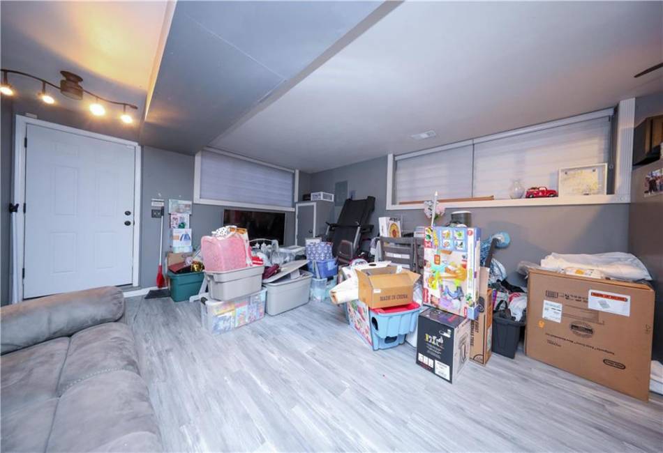 78 Darnell Lane, Staten Island, New York 10309, 4 Bedrooms Bedrooms, ,Residential,For Sale,Darnell,490391
