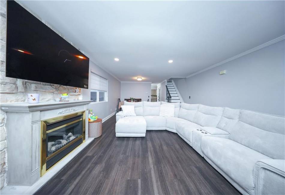 78 Darnell Lane, Staten Island, New York 10309, 4 Bedrooms Bedrooms, ,Residential,For Sale,Darnell,490391