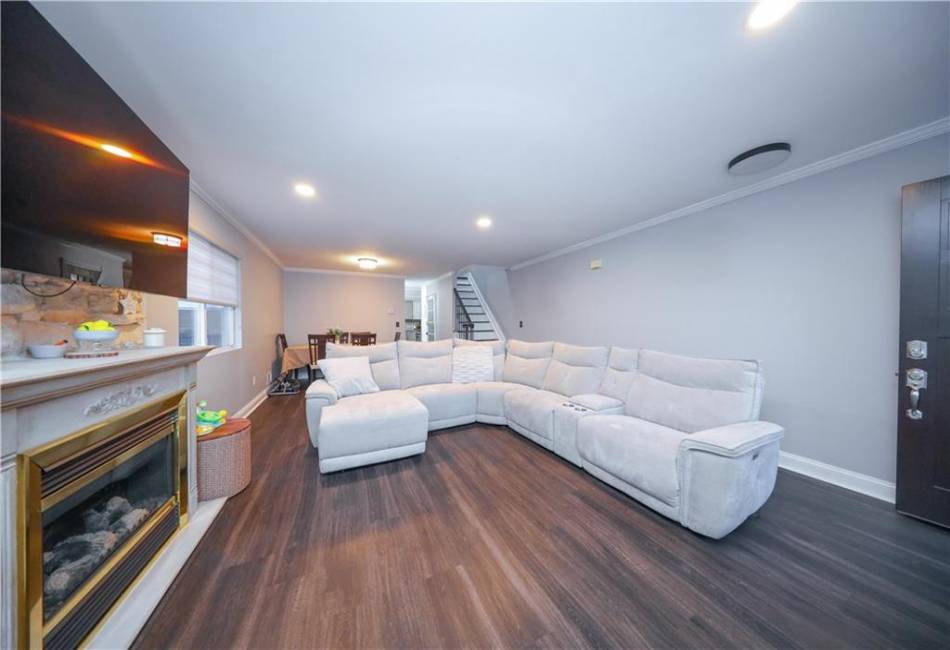 78 Darnell Lane, Staten Island, New York 10309, 4 Bedrooms Bedrooms, ,Residential,For Sale,Darnell,490391